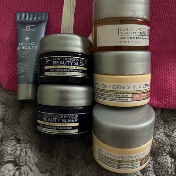 IT Cosmetics 7 Piece bundle - Picture 2 of 3